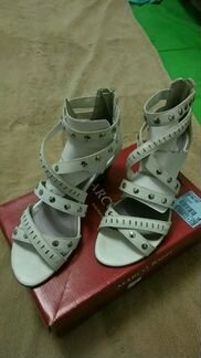 Босоножки р37