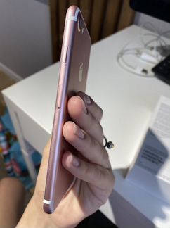 Телефон iPhone 7 32 гб розовый