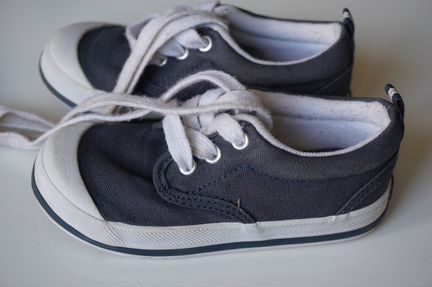 Продаю кеды р. 23