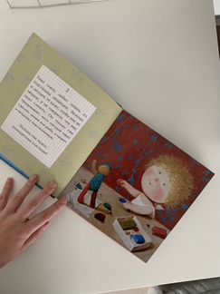 Книга с иллюстрациями Гапчинской