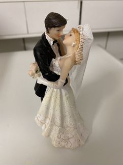 Свадебная фигурка для торта