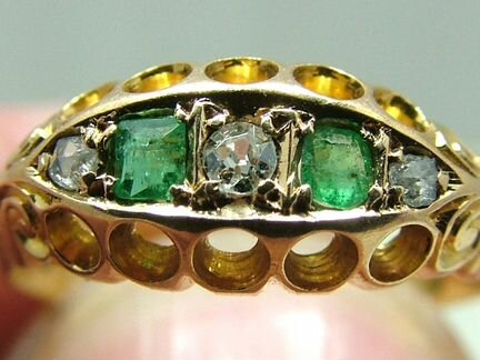 750 проба. Золотое кольцо изумруды бриллианты 1909