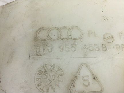 Бачок омывателя Audi A4 2.0 tfsi