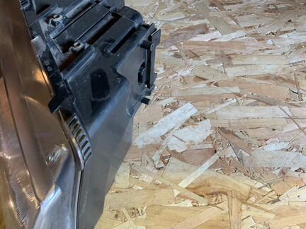 Фара Audi A8 D3/4E 2005г