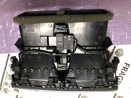 Дефлектор центральный задний Audi Q7 4M