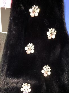 Жилет меховой новый нарядный