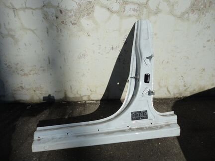 Средняя левая стойка Порше Панамера