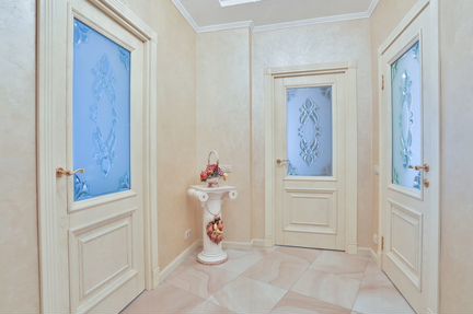 Установка межкомнатных и входных дверей