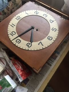 Старинные настенные часы