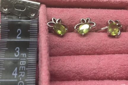 Серебряный комплект с хризолитом